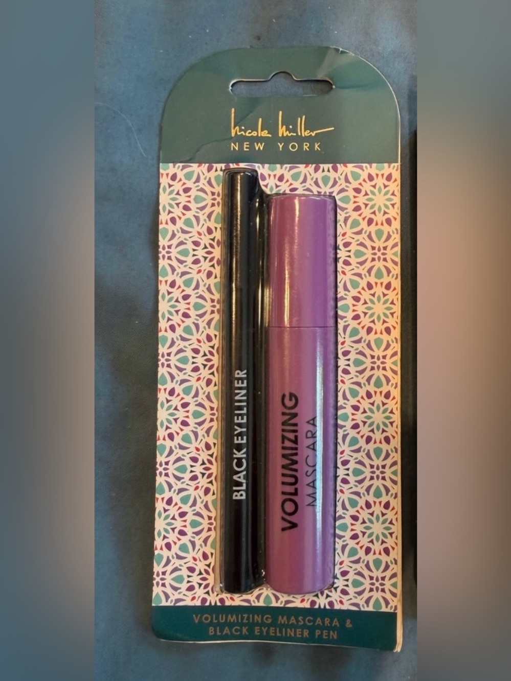 Mascara & Purple Volumizing Mascara Duo and eyeliner